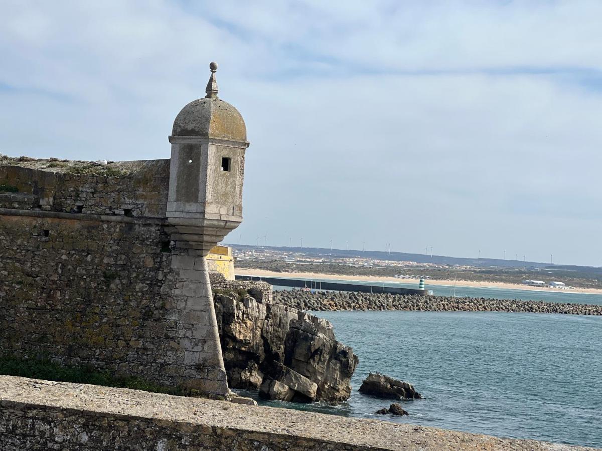 Casinha De Sao Pedro Apartment Peniche Bagian luar foto